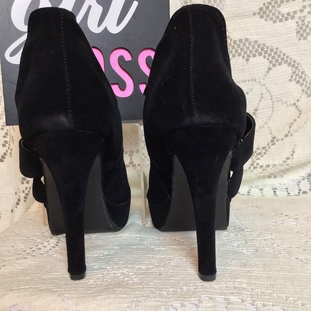 NIB- Velvet Platform - Picture 6 of 7
